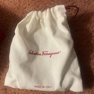 Salvatore ferragamo women’s belt. only wore it one time. In perfect conditio